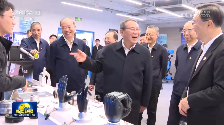 李强总理在模力营调研星际光年等相关企业